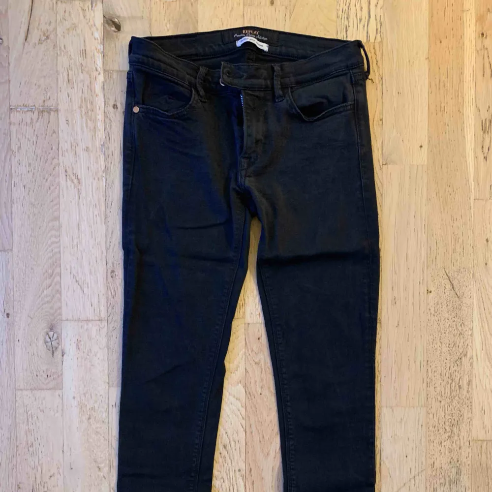 Hyperflex jeans från REPLAY. Jättesköna på och är superstretchiga så passar flera storlekar, från 25-27. Nypris 1300kr.. Jeans & Byxor.