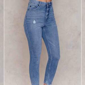 Helt oanvända Cheap Monday Jeans i modell Donna Washed Out.