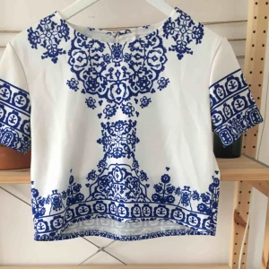  - Söt byxdress, small men liknar lite mer XS   