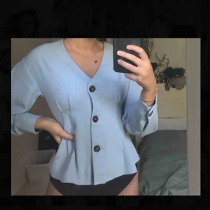  - Fin ljusblå tröja från Carin Wester, helt oanvänd!🥰