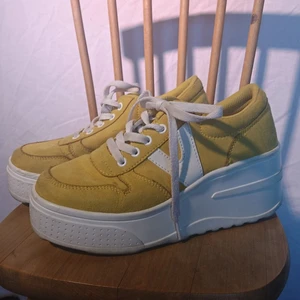 Platåsneakers - Platåskor i storlek 37, fint skick