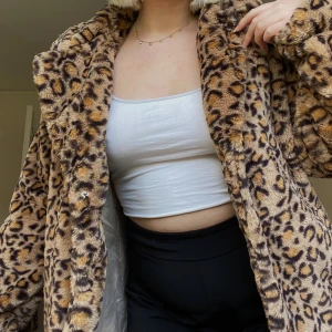 Leojacka - Superfin och supermysig jacka från lager 157! Köpt förra vintern men knappt använd✨frakt tillkommer