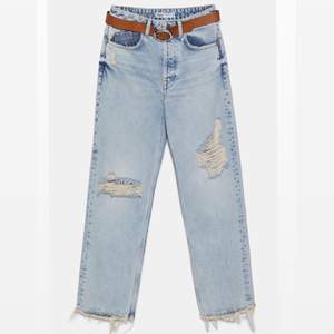 Jeans i storlek 38 från Zara. Oanvända och medföljer även bälte. 