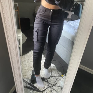 Cargopants - Sjuk snygga cargopants från Madlady, som är båda sköna, snygga och använda några gånger 💗 frakt ingår i priset 