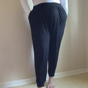 Mjukisbyxor - Sköna pösiga mjukisbyxor från HM