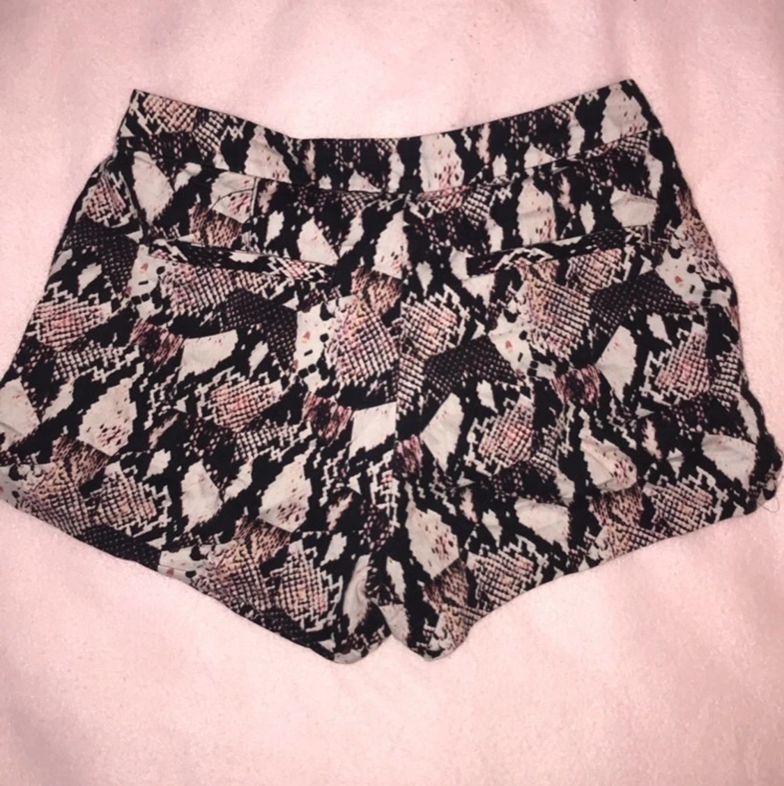 Snakeskin shorts - 91