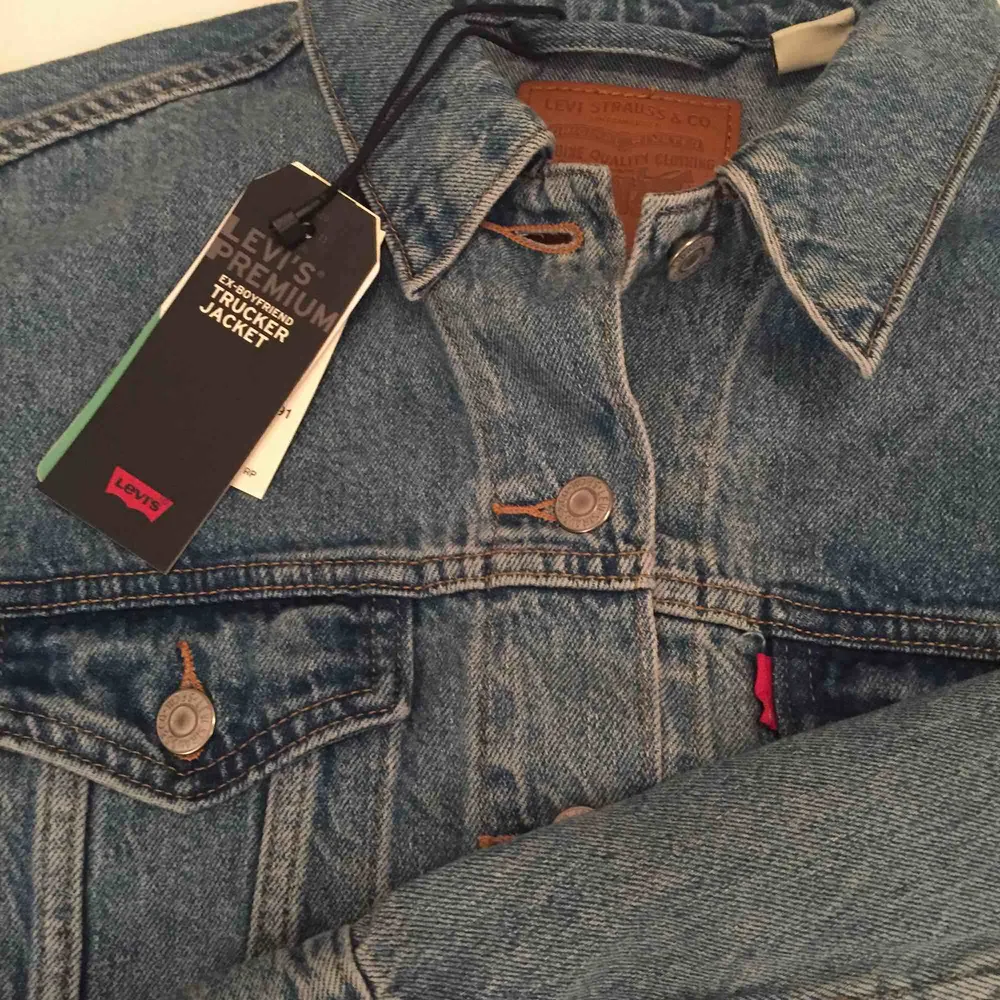 Levi’s Premium Trucker jeansjacka Helt ny aldrig använd lapparna är kvar. . Jackor.