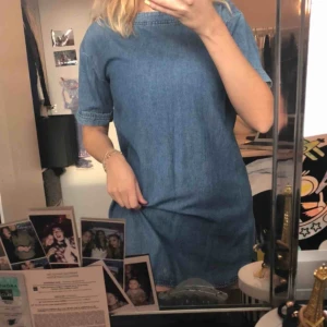  - Jeansklänning, så fin och söt. 