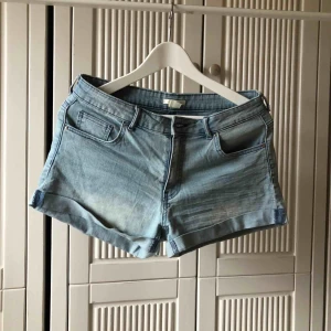  - Jeansshorts från hm 