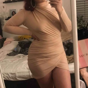  - Klänning från Gina.