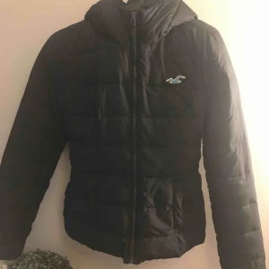  - En äkta hollister jacka, bra skick och väldigt varm