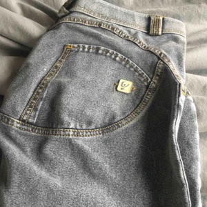  - WR.UP byxor i stentvättade . Köparen står för frakten . Säljaren står ej för strul från PostNord 