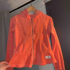  - Odd Molly hoodie i velour super fin! Men tyvärr blivit för liten 