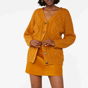  - Ny cardigan från Monki, oversized fit.