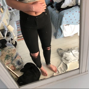  - Jeans från Dr Denim. Hyfsat nya använda fåtal ggr. Kan mötas upp i Jönköping annars står köparen för frakt.