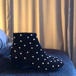  - Helt oanvända skor från Other storys. Superfina och bekväma bara inte så min stil.  Köparen står för frakt 🌹🌹