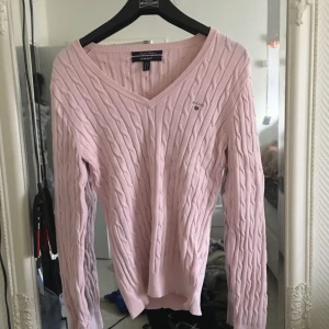  - En fin väldigt lite använd gant tröja