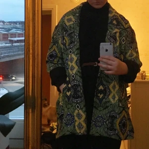  - fin kavaj-jacka-tröja-grej fr monki <3