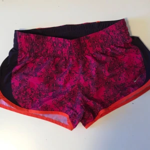  - Träningsshorts från Nike. Knappt använda 