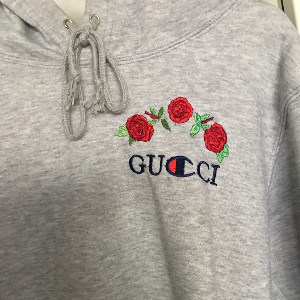Gucci X Champion hoodie A kopia❣️ Superfin och mysig hoodie!😇. Hoodies.