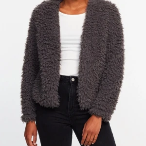  - Pälsjacka/tröja WANDA från gina! Sparsamt använt, köparen står för frakten 