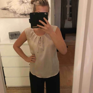  - Stor 34, passar bra till nån mellan 34-36