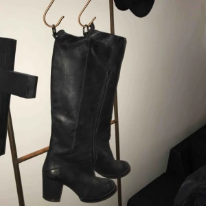  - C Kobler stövlar i fint skick. Nypris var 2200 kr