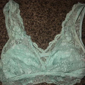  - Turkos bralett från Gina tricot. Sparsamt använd.🌸