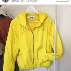  - Köpt här på Plick men säljer pga för stor Köpte den för 500 o säljer den för halvapriset! <3  