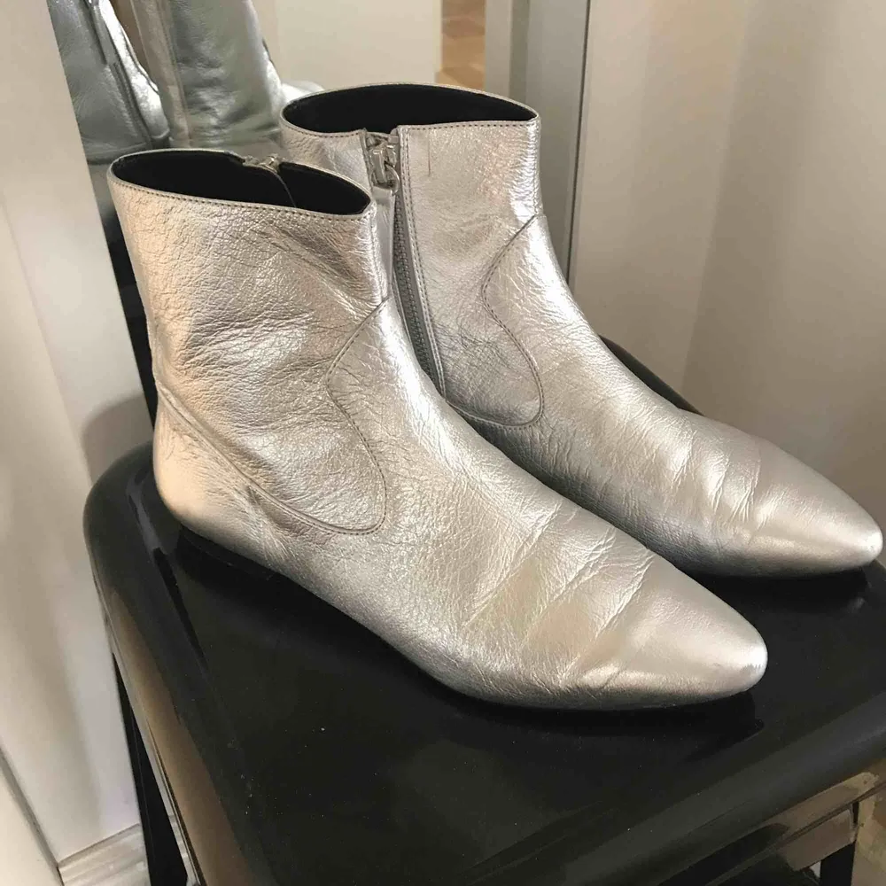 Silver boots, Soft Leather . Skor.