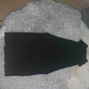  - Jättesöt partytopp från Gina!