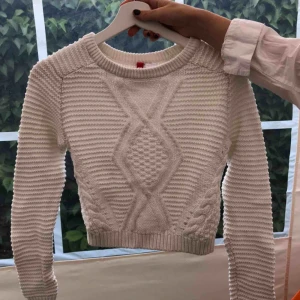  - Supersöt somrig croppad stickad tröja 🌼 liten XS från H&M! Frakt tillkommer💌