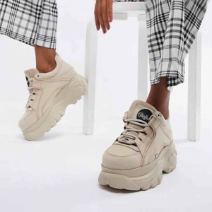  - Är vanligtvis en 39-40. Stora i storleken Använda 2 gånger. 