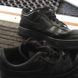  - Svarta A1s<3 använder inte de längre! Strl 38