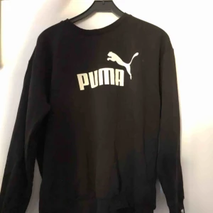  - Puma sweatshirt som är Knappt använd. Bra skick!