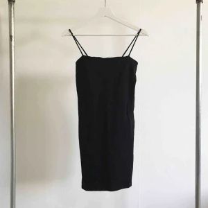  - Oanvänd klänning från Gina Tricot!