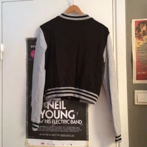 Tröja från Gina tricot. - Tröja från Gina tricot.