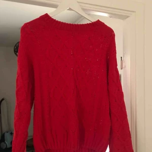  - jättemysig stickad tröja🥰 köparen står för frakt