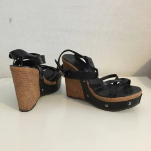  - Somriga klackar! Mötas upp eller frakt 20kr. Jag har Swish! ✨