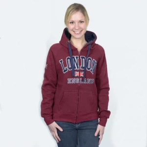  - DENNA FAST HOODIE ( utan dragkedja ) lite nopprig men kan fixas därför säljer billigt