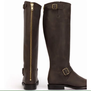  - Prime Boots, knappt använda. Bruna med gulddetaljer!