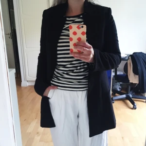  - Superfancy blazer från H&M. Lite tjockare än en kavaj, så en perfekt höstjacka! 🍁👌🏻 Gott skick! frakt 69kr