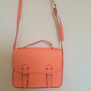  - En härlig liten väska, som är lätt att bära med sig.