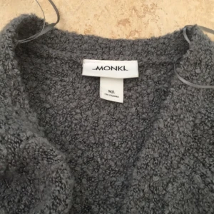  - Super mysig grå kofta, knappt använt

