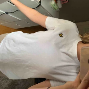  - Lyle and scott tröja jätte fin men för liten 
