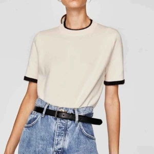  - Tröja från Zara. Sitter tajt på, ej som på bilden. Storlek S, passar även Xs. Skirv för tydligare bilder.