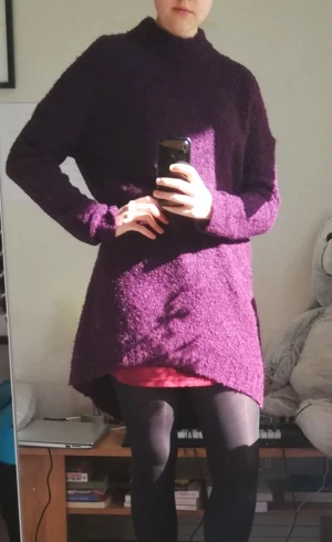 Mysigaste koftan/klänningen - Supermysig kofta/klänning. Perfekt för hemma-mys eller blir fett stylish med ett skärp i midjan. Från Lindex. Frakt tillkommer eller möts upp i Stockholm. 