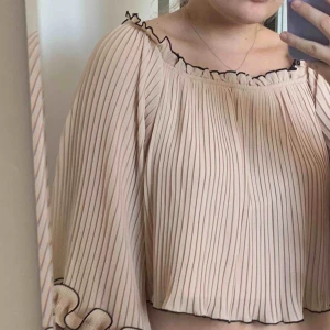  - Fri frakt!  Blus från forever 21 köpt i San fransisco 2019. 