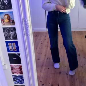 Monki yoko classic blue jeans i strl 27. En aning för korta för mig som är 172 cm lång. Frakt 63kr
