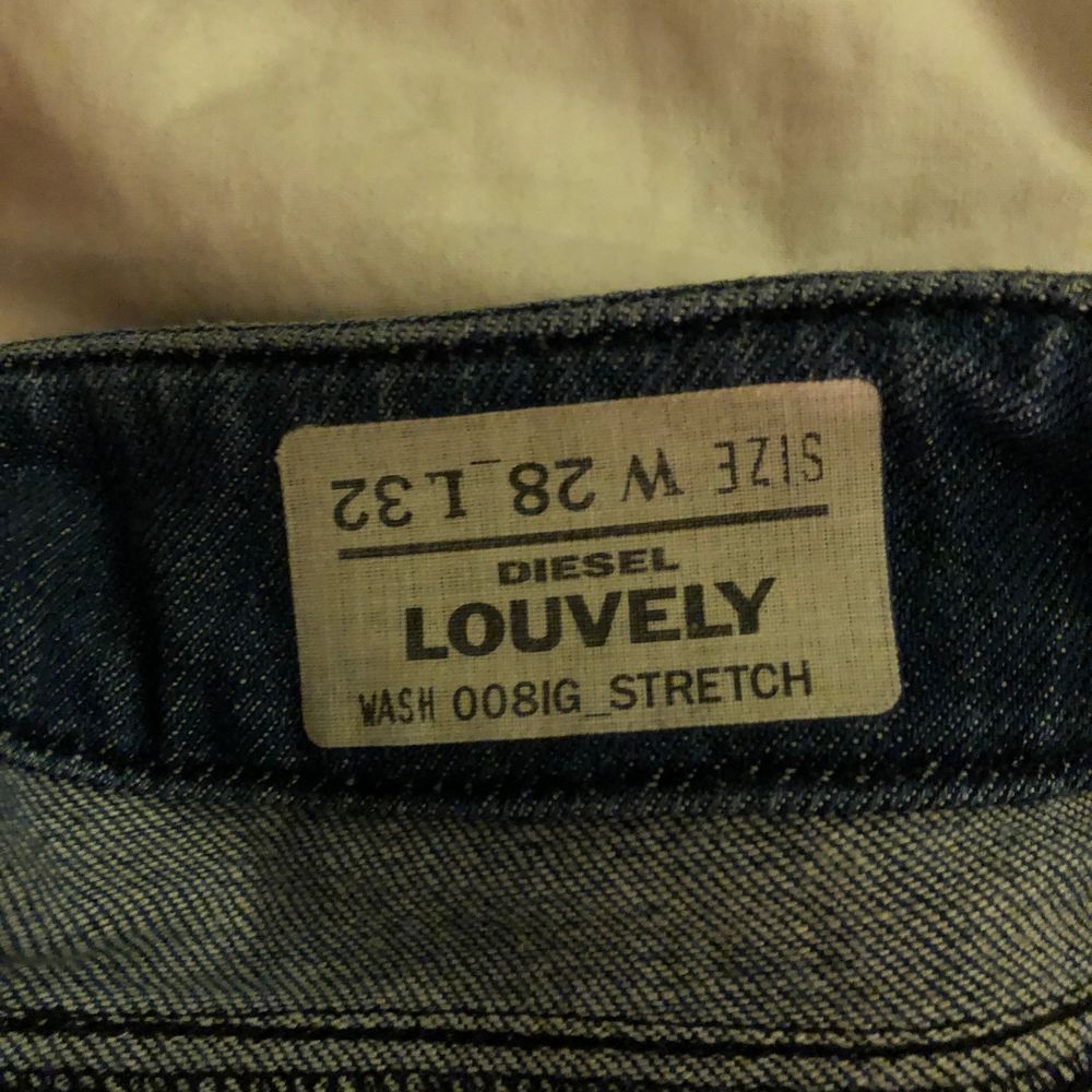 diesel jeans som jag köpte second hand men är för långmidjade för min smak så nu till salu. inga fläckar, hål osv. tightare vid låten och vida i benen. pris + frakt💗💗. Jeans & Byxor.